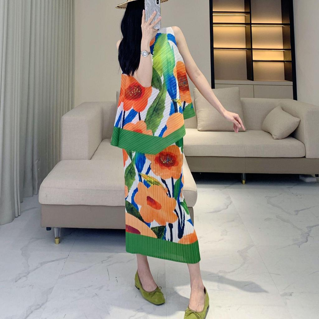 2025 Women's Elegant Floral Two-Piece: Casual Loose Top & Plus Size Midi Skirt