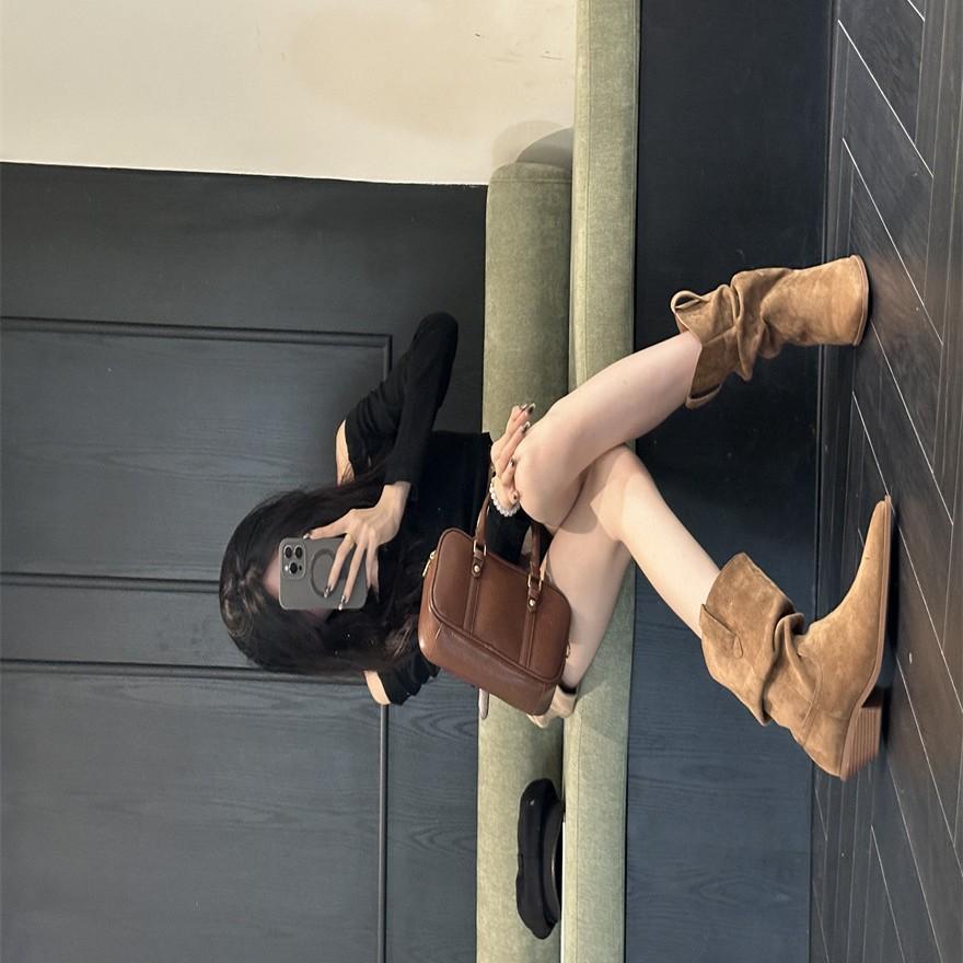 2025 őszi és téli új velúr hegyes vastag sarkú közepes sarkú rövid csizma közepes szárú csizma magas sarkú rakott csizma western cowboy csizma