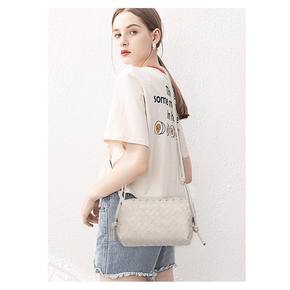 IELGY Women's Woven Bag, Premium Messenger Diamond Shoulder Small Square Bag