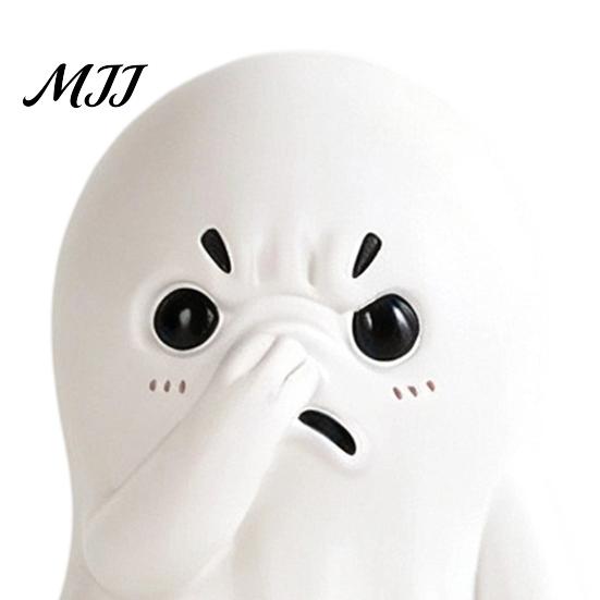 Versatile Desktop Decoration Ghost Ornament, Compact Resin Decorative Figurine, Nose-Covering Ornament Shape Halloween Figure, Naughty Tabletop