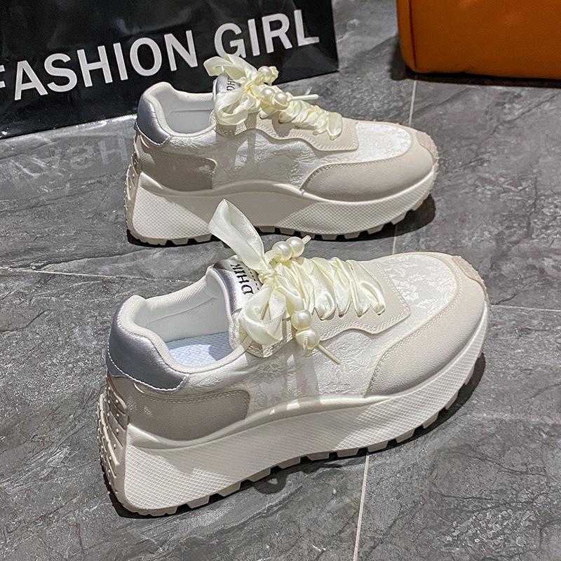 

[Customized] BN010 new thick baseplate shoes women s 2025 summer height increase cloth surface breathable white shoes travel shoes 35