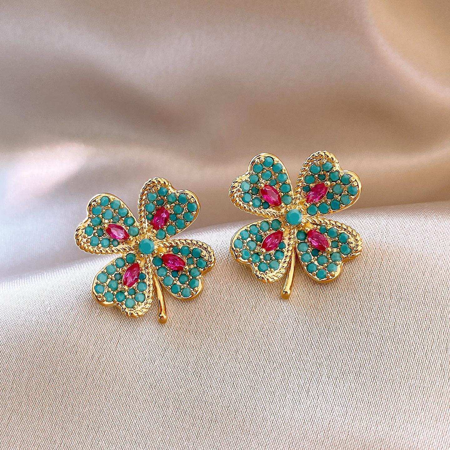Silver needle diamond clover flower earrings medieval vintage temperament versatile stud earrings light luxury high-end earrings