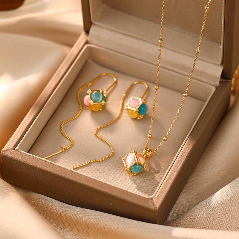 High End Dopamine Cat Eye Ear Thread Tassel Earrings S925 Needle Personality Cube Necklace