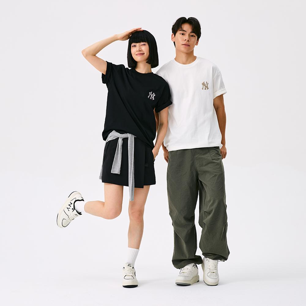 New MLB MONOGRAM Collection New York Yankees FW25 T Shirt Unisex Black 3ATSM0554-50BKS