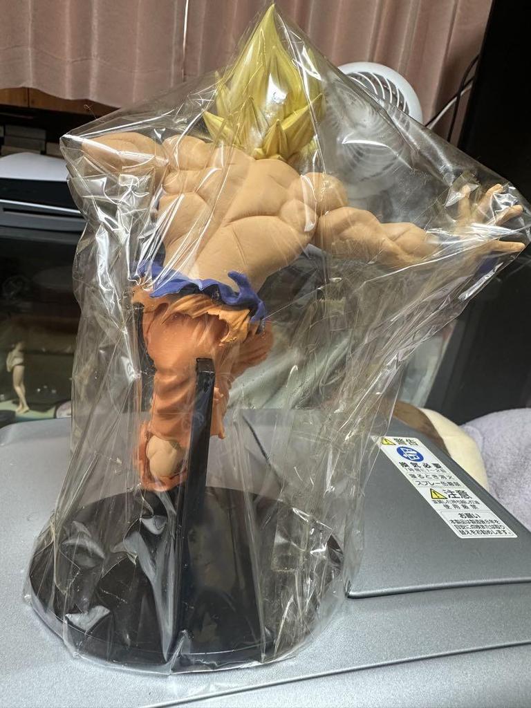 [USED] Dragon Ball Super Saiyan Goku figure