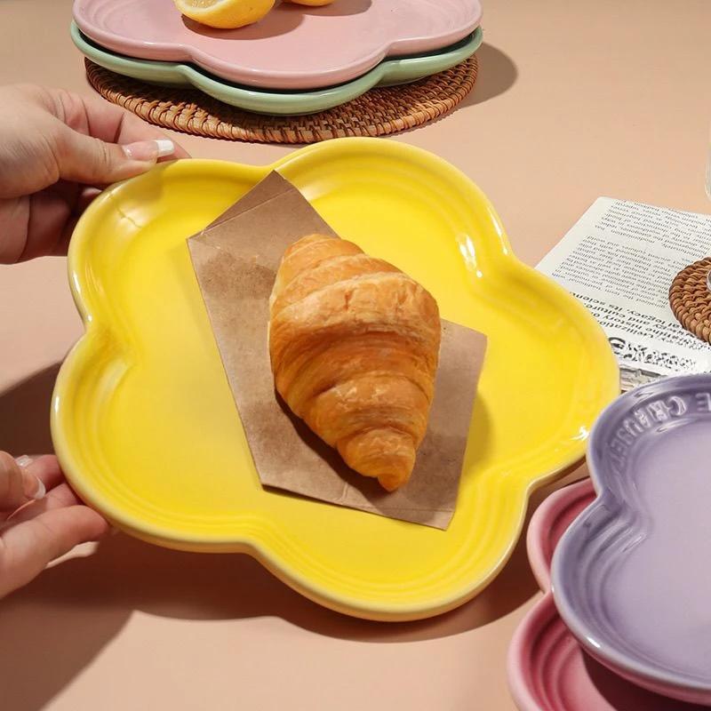 Cool Duhová Talíř s Květinou Švestky 23cm Keramický Talíř s Francouzským Okrajem 9-palcový Mělký Podnos Bytové Doplňky