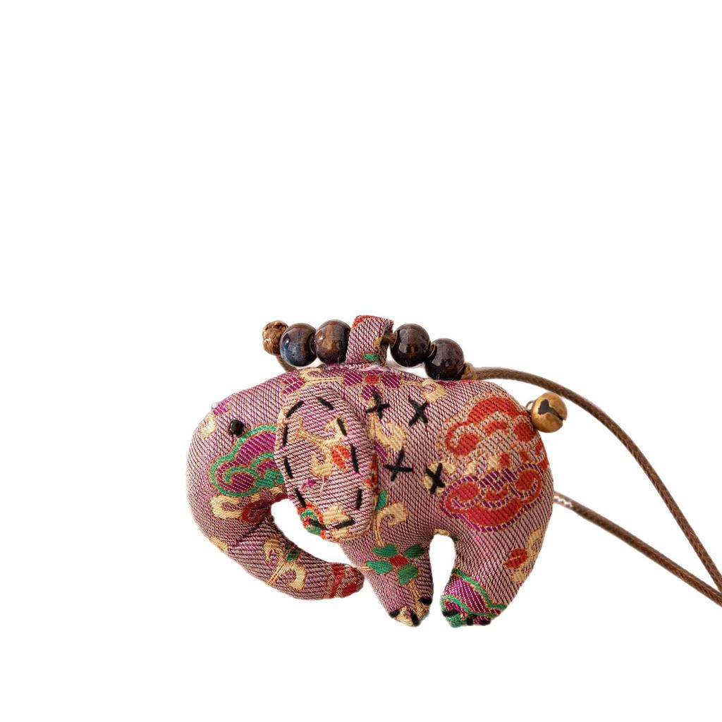 Silk Elephant Pendant Necklace – High-End Chinese Ethnic Design