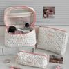 Florale Nylon-Kosmetiktasche mit Reißverschluss für den täglichen Gebrauch und Reisekomfort