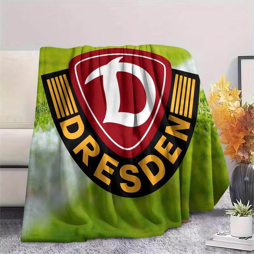 

Фланелевое одеяло с принтом Dynamo Dresden, Высококачественное, Удобное для всех сезонов, Декор для дома, Тепло и уют, Идеально для рождественских подарков 80cm x 120cm