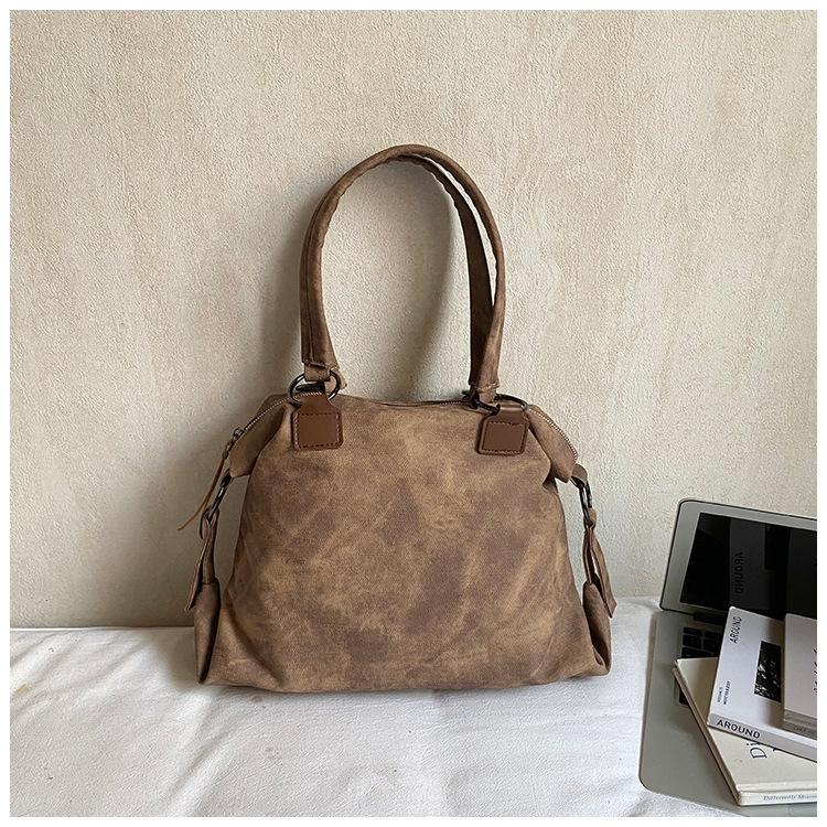 

Vintage Rivet Tote Bag for Women 2026 New Fashion Large Capacity Shoulder Handbag коричневий