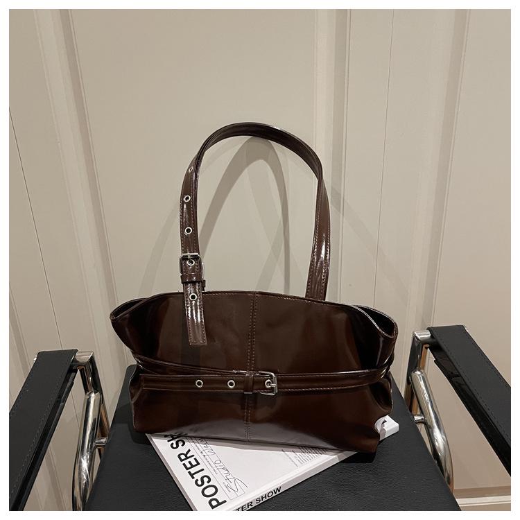 Korean-Style Underarm Tote Bag - Large Capacity, Versatile Design for Autumn/Winter 