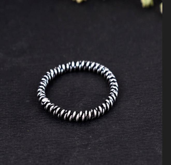 Handmade Arthritis Support Ring – Adjustable Silver Splint for Fingers, Therapy Jewelry for Joint Pain