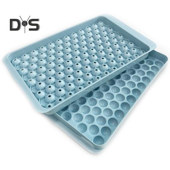 Mini forma na ledové kostky s lopatkou a úložným boxem Snadno vyjímatelná forma na led 104 kostek Výrobník ledových koulí do mrazáku pro chlazení nápojů, kávy, džusu