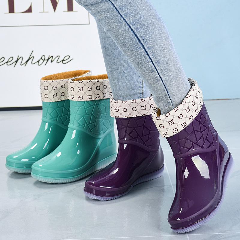 Women's Jelly Non-Slip Waterproof Rain Boots - Thick, Wear-Resistant, Short Tube Rubber Shoes for Summer