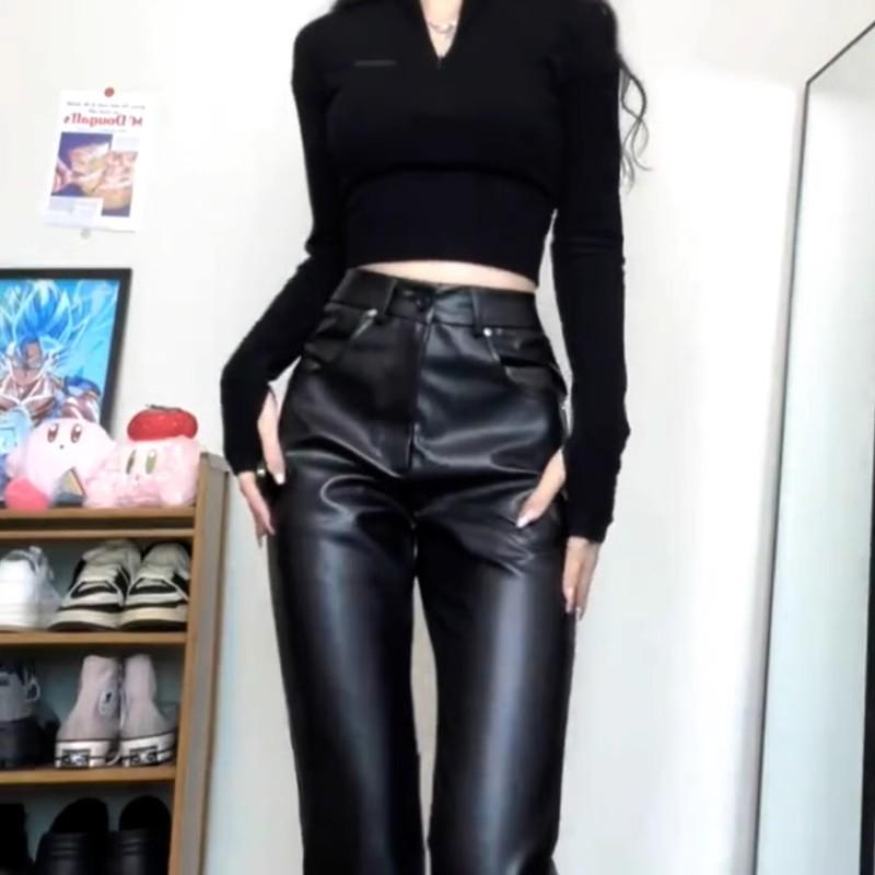 Damen High-Waist PU-Leder Micro-Flare Hose, Große Größen, Schlankmachend, Schwarz, Herbststil, Bodenlang.