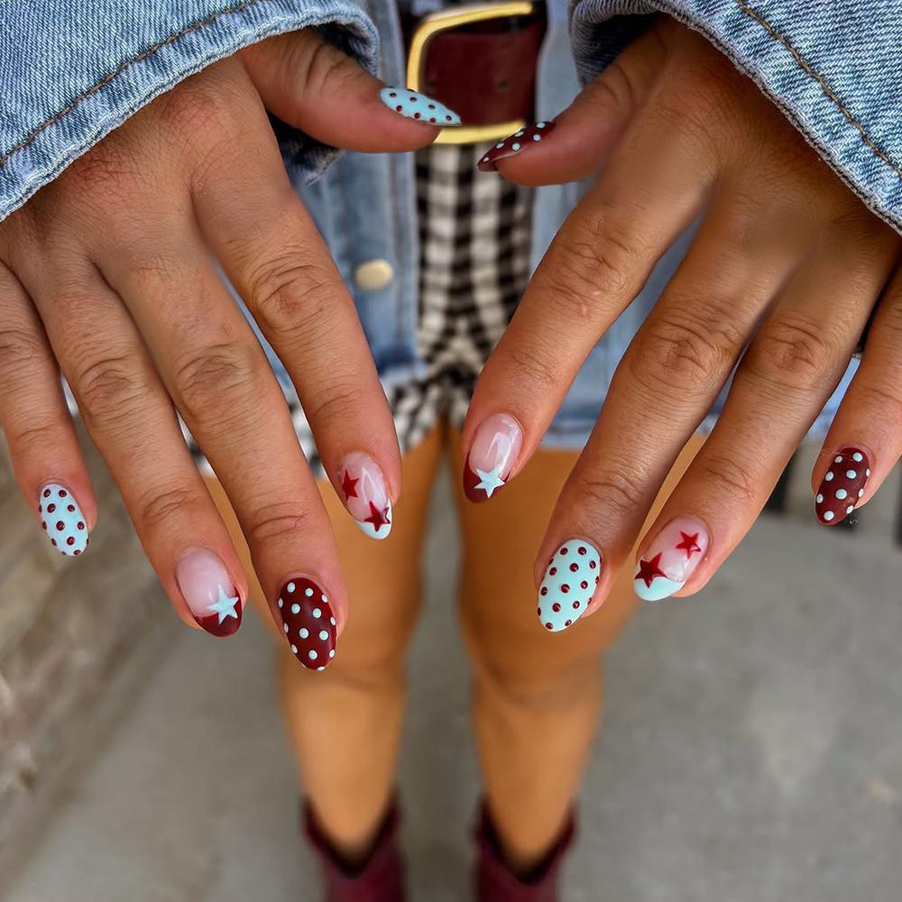 24pcs Oval Star Polka Dot Nail Stickers, Acrylic , Perfect Fit, Set Includes: 1pc Jelly Gel And 1pc Nail File. Short Nai