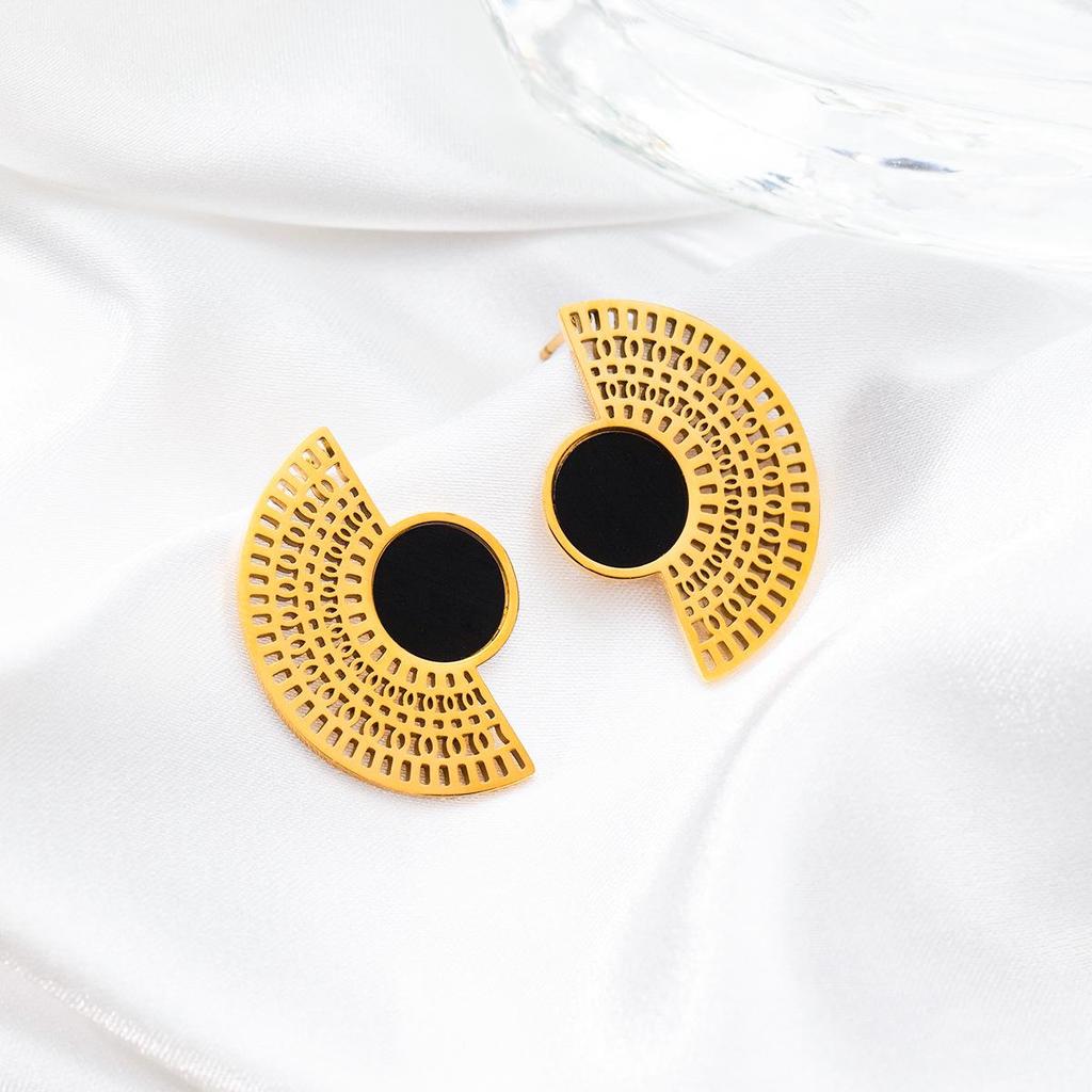 Stainless Steel Women's Jewelry Set: Non-Fading Necklace, Earrings, and Ring - Trendy Fashion Accessories