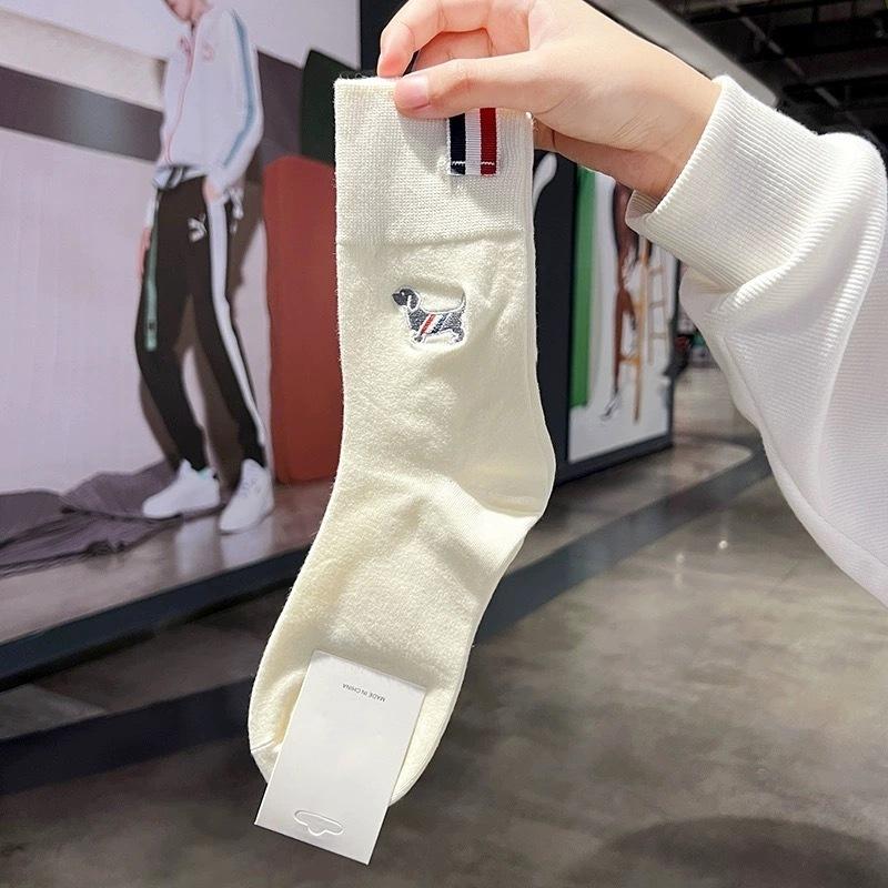 

Носки до середины икры с вышивкой щенка, черно-белые носки из чистого хлопка для мужчин и женщин, модная стопка носков 1 pair белый