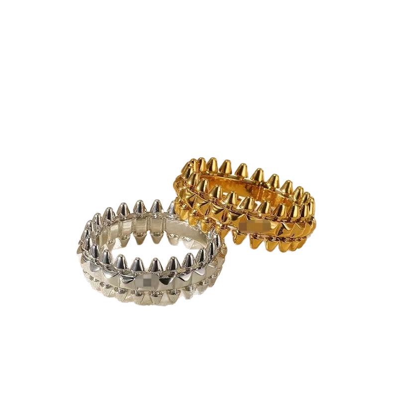 Goldene Nieten-Kopfnieten Ohrstecker - Elegantes Nischen-Design für Damen, Präzisionsgefertigt für ein High-End-Gefühl.