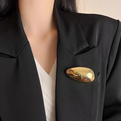 Metal Geometric Glossy Eggshell Broochs for Women Unique Exquisite Suit Corsage Pins Party Jewelry Fashion Accessory