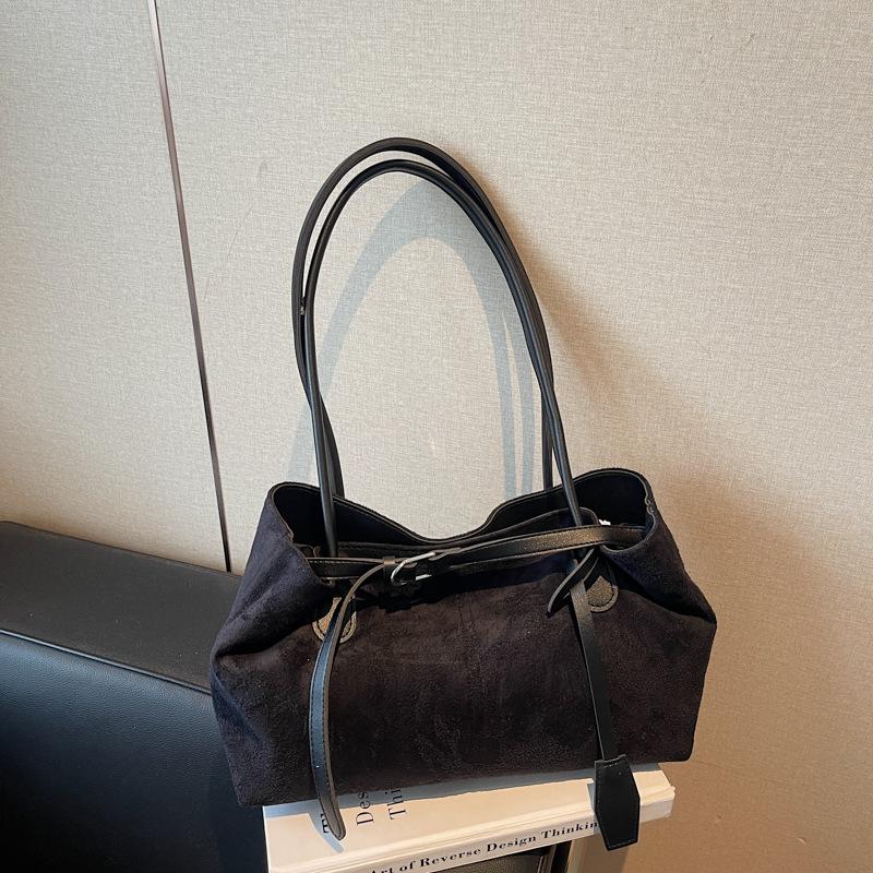 Deerskin fleece bag women's new autumn and winter fashion high-end shoulder messenger bag large-capacity commuter tote bag