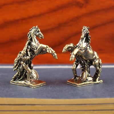 1 szt. Rzemiosło metalowe Dekoracje domu Statuetka konia chińskiego zodiaku Dekoracja z brązu Konia Rzeźba na stolik do herbaty w salonie
