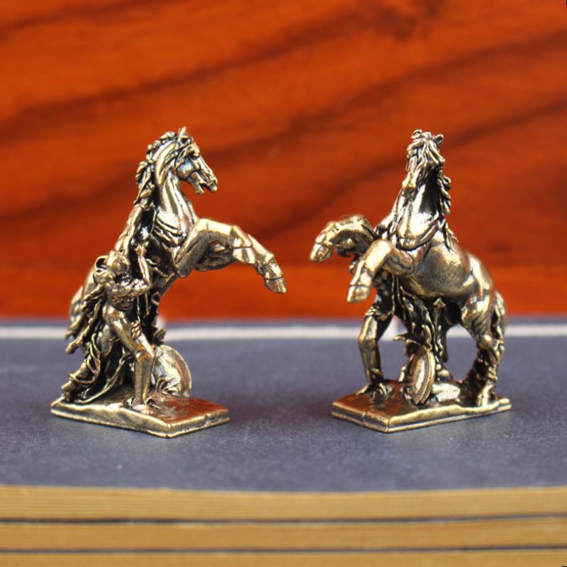 

1 шт. Металлическое ремесло Домашние украшения Статуэтка Лошади по китайскому зодиаку Бронзовая Лошадь Украшение Гостиная Чайный столик Скульптура A