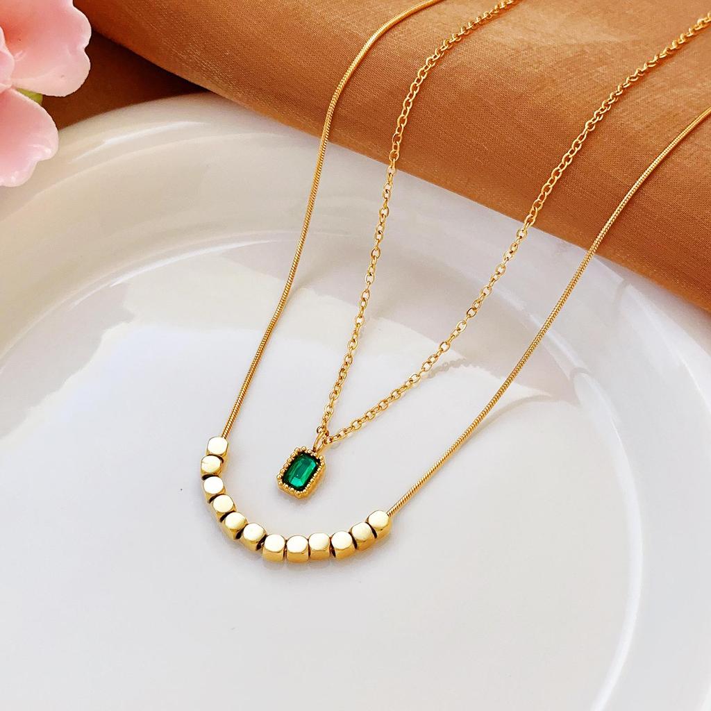 Złoty naszyjnik ze stali nierdzewnej: Elegancka, Wszechstronna, Nieblaknąca Biżuteria Damska