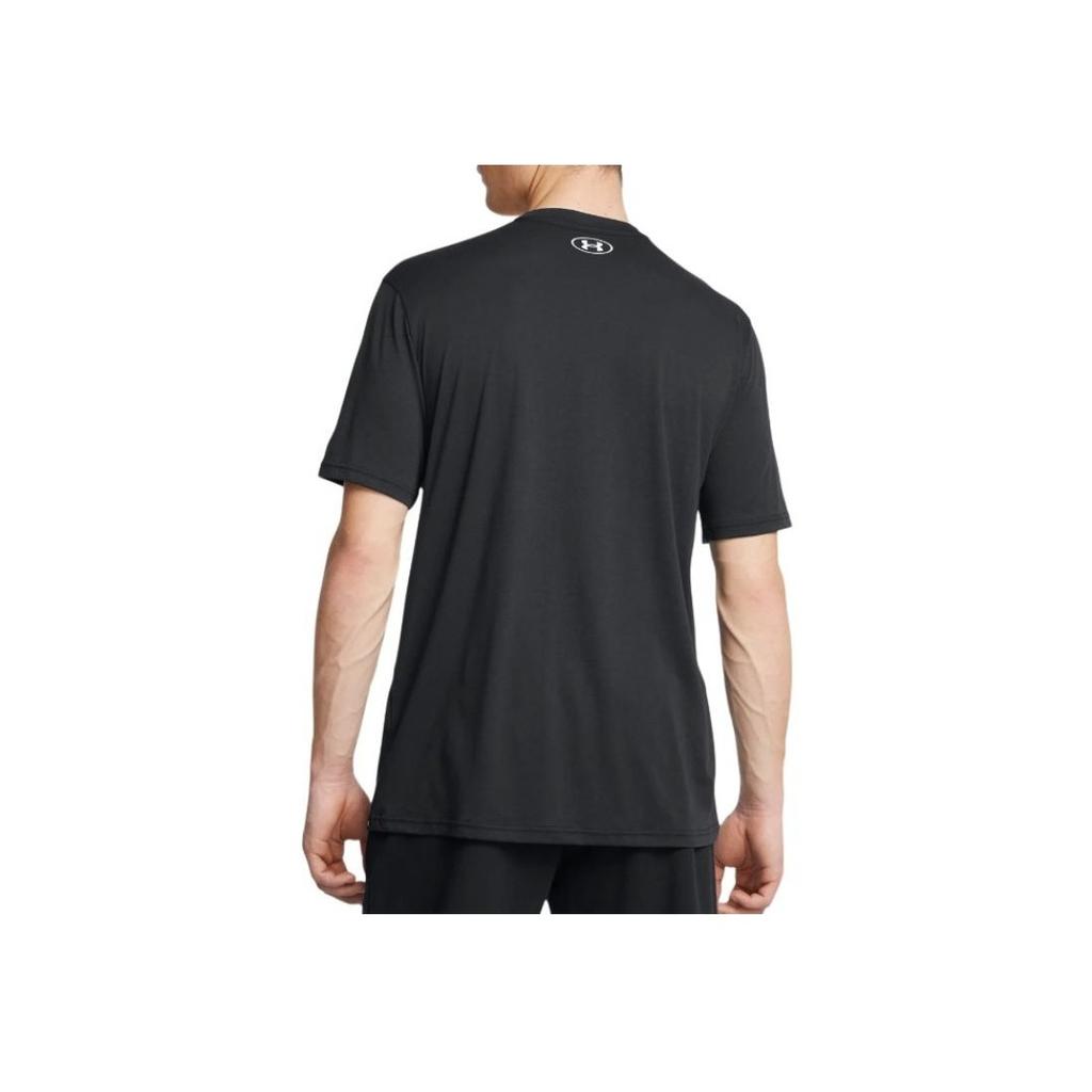 Under Armour Brahma Jednolita Koszulka Męska z Krótkim Rękawem i Okrągłym Dekoltem Czarna 1387797-001