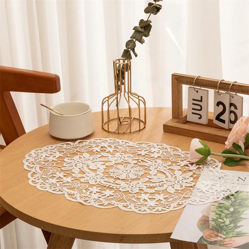 2Pcs French Embroidered Lace Placemats Table Mat Vintage Minimalist Style Coffee Coaster Wedding Kitchen Dining Table Cup Plate