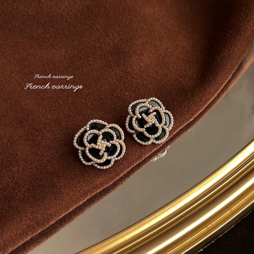 Chinese-Inspired Elegant 925 Silver Stud Earrings with Exaggerated Design