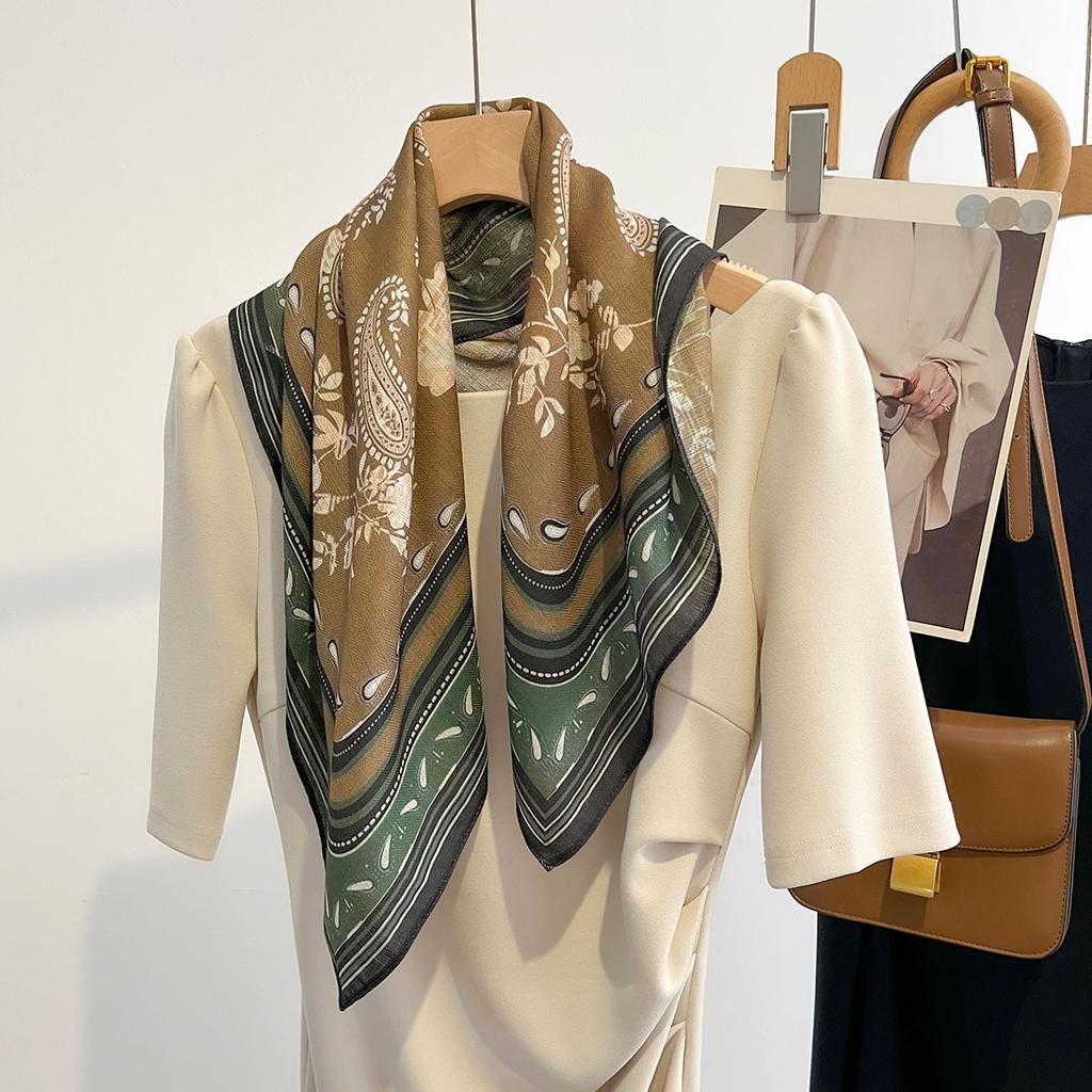 Retro Paisley Print  Head Scarf Women Spring Autumn Keep Warm Wraps Neckerchief Soft Foulard Bandana Winter Hijab Square Scarf