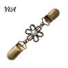 Stylish Clothing Fastener Vintage Sweater Clips for Women Girls, Retro Faux Pearl/Floral Cardigan Clips, Elegant Collar No Sew Waist Adjuster