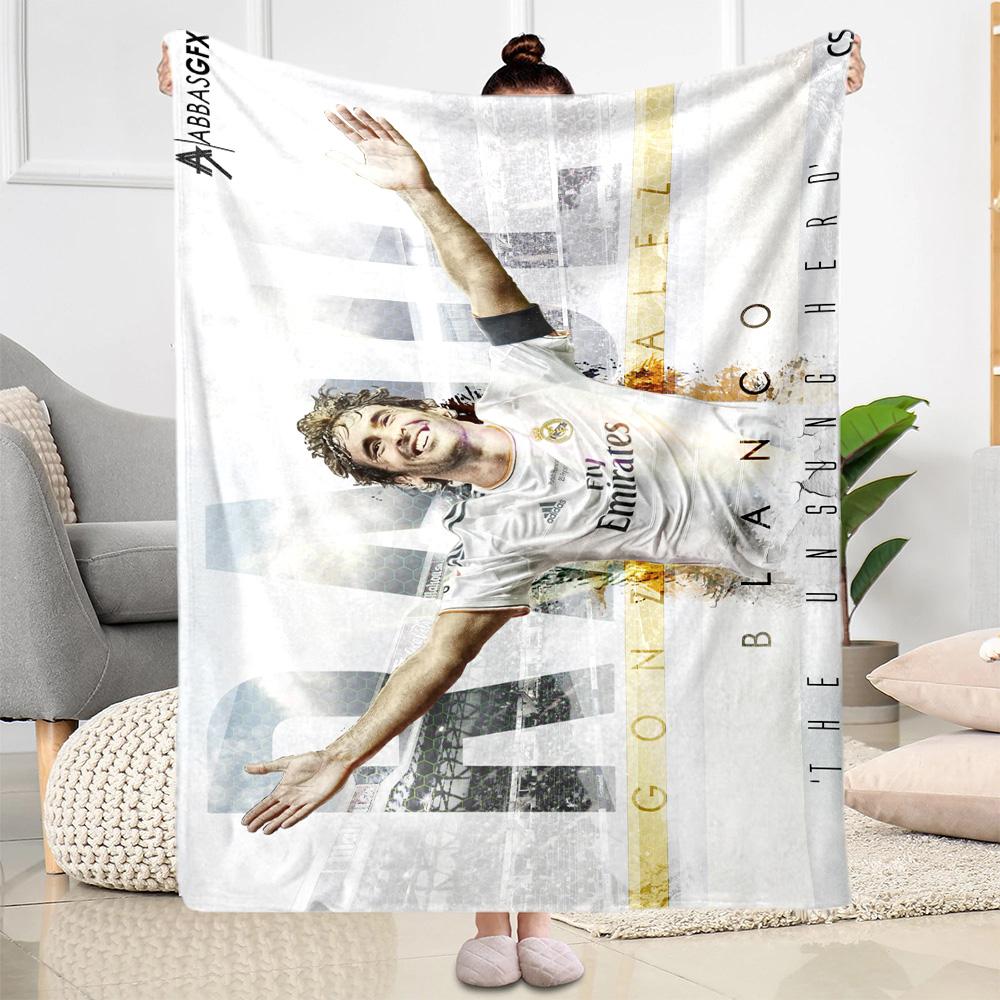 Football Player Action Blanket Soft & Cozy Suitable for Seaside Sofa Livingroom for All Occasions Stylish Decor Birthday Christmas Gift Blanket