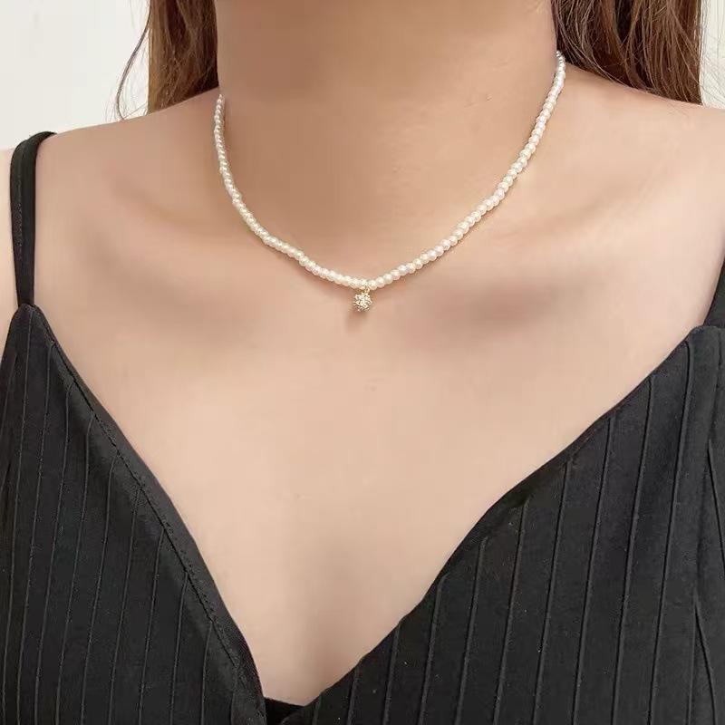 Shijia pearl necklace women's niche design sense fashion temperament collarbone chain neck chain sweater chain bead chain