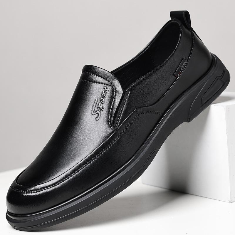 

Leather shoes men s 2025 summer hollow new breathable casual leather shoes lazy middle-aged dad shoes tide 38