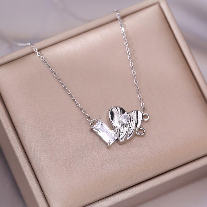 Women's Fashion Heart Pendant Necklace - Elegant, Simple Design, Versatile Clavicle Chain Jewelry