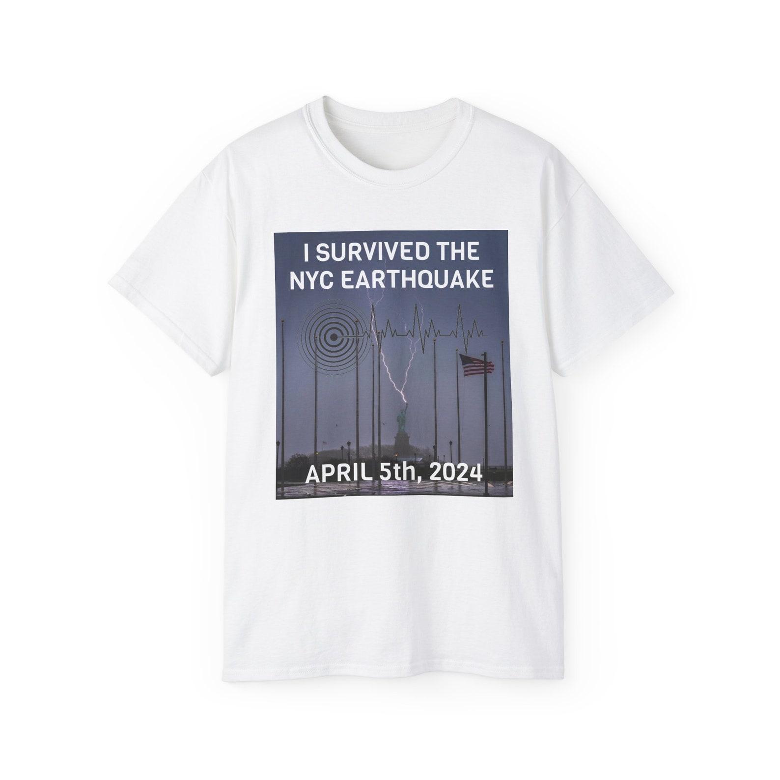 I Survived The NYC Earthquake April 5th 2024 Statue of Liberty Lightning Strike American Flag Unisex Cotton T shirt M