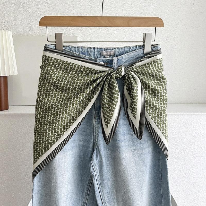 White Floral Small Silk Scarf Triangle Scarf Headscarf Belt Women's Decoration with Skirt Jeans Waist Accessories Fart Curtain