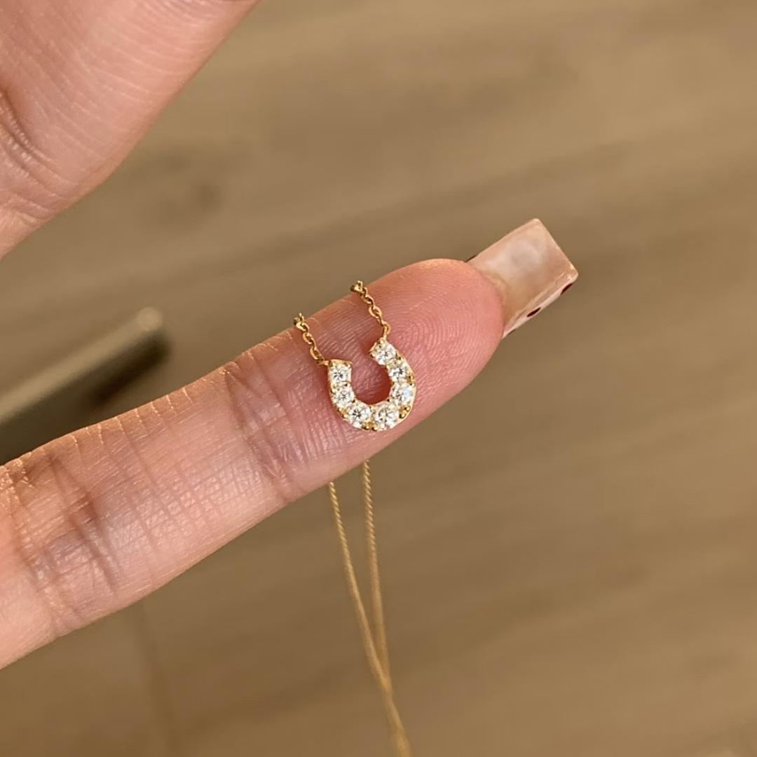 

2026 Full Diamond U-Shaped Horseshoe Necklace Women s Plated 18k Gold Natal Year of The Horse Light Luxury Premium Sense Clavicle Chain 45CM