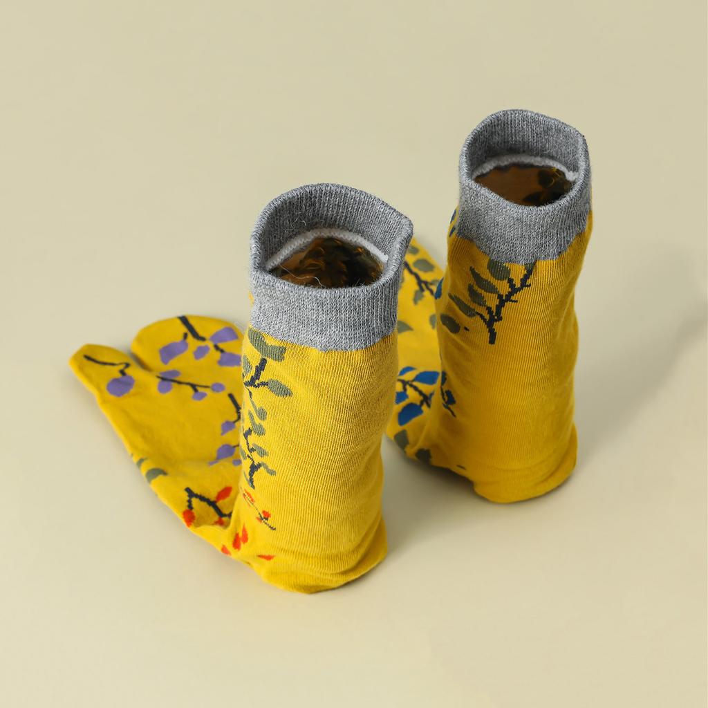 1 Pair Women Cartoon Combed Cotton Two Toe Socks Japanese Colorful Jacquard Split Toe Socks Floral Cute Funny Crew Tabi Socks