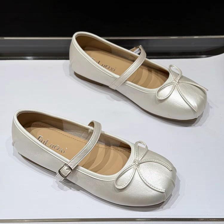 Korean version of flat bottom one-word belt Mary Jane small leather shoes women's 2025 new summer square head pleated bow versatile single shoes