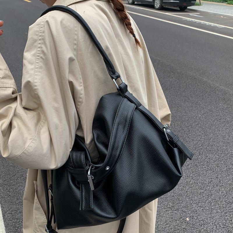 Tote bag women's large capacity pleated lazy armpit bag Spice girl locomotive shoulder bag women's casual fashion women's bag