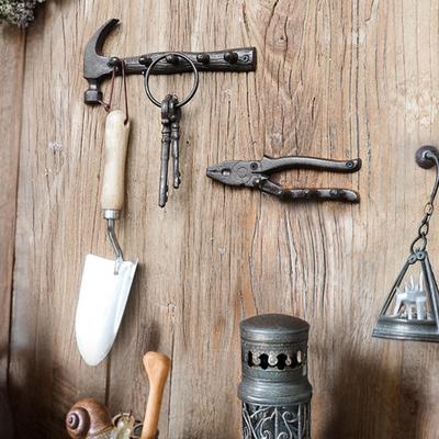 Schraubenschlüssel Hammer Gusseisen Metall Wandhaken, Rustikaler Vintage Wandmontierter Kleiderständer, Multifunktionaler Garagenwerkzeuge Schlüsselhalter für Männerwerkstatt