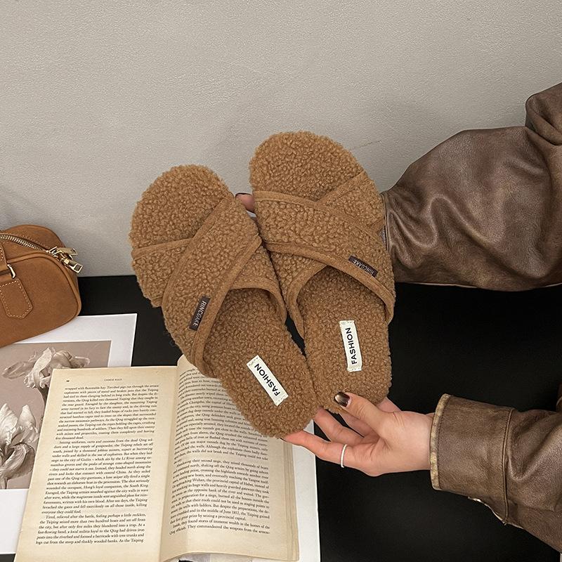 One-word Women Wear 2025 Autumn New Outdoor Thick Bottom Internet Celebrity Warm Lamb Wool Slippers