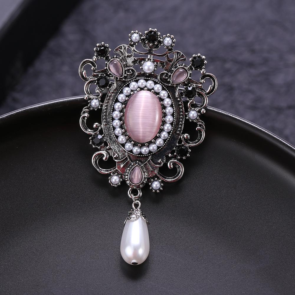 OESDPHS Women'S Retro Court Antique Baroque Western Brooch - Inlaid Pearl & Gemstone Zinc Alloy Pin with Intricate Floral Design, Elegant Accessory Fo