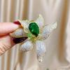 Winter New Korean Style Fashion Elegant Women's Luxury Brooch Pin Small Design Chrysanthemum Flower Brooch Pin