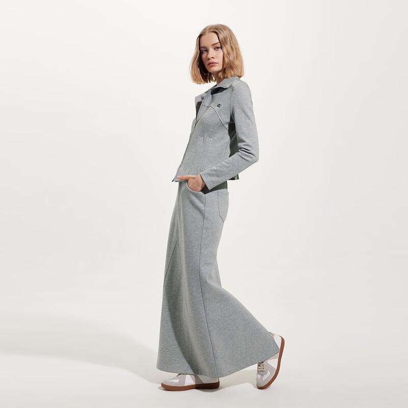 

Женский спортивный топ облегающего кроя со стойкой S