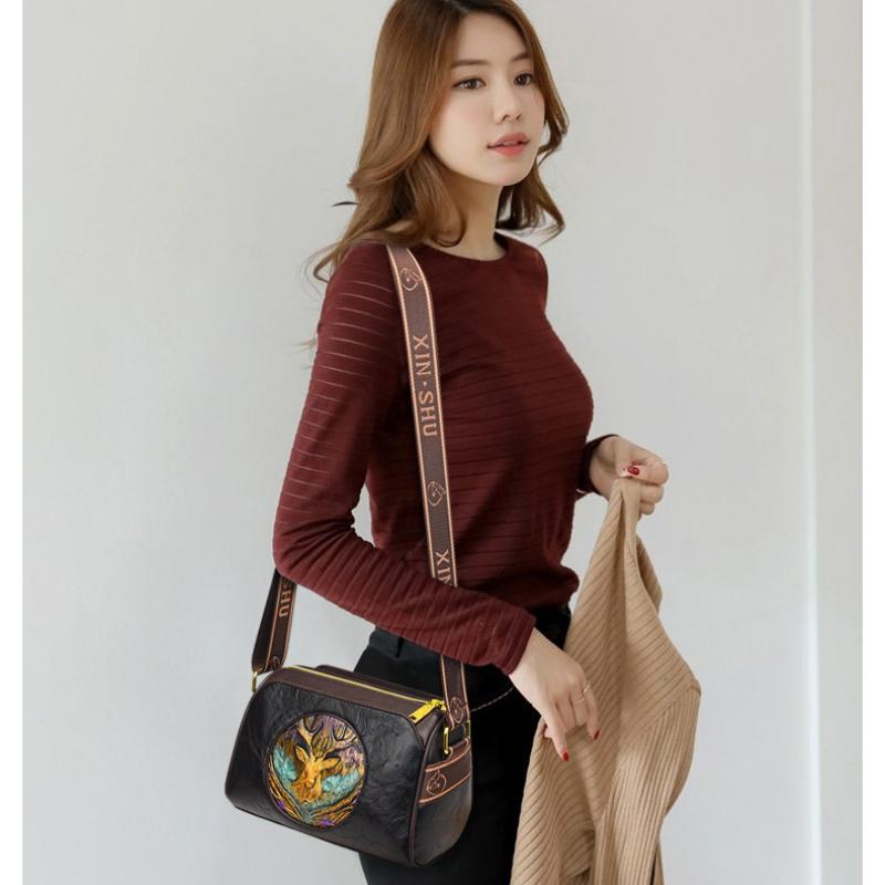 Chinese style embossed ladies shoulder bag, fashionable and spacious crossbody bag, premium texture casual multifunctional handbag