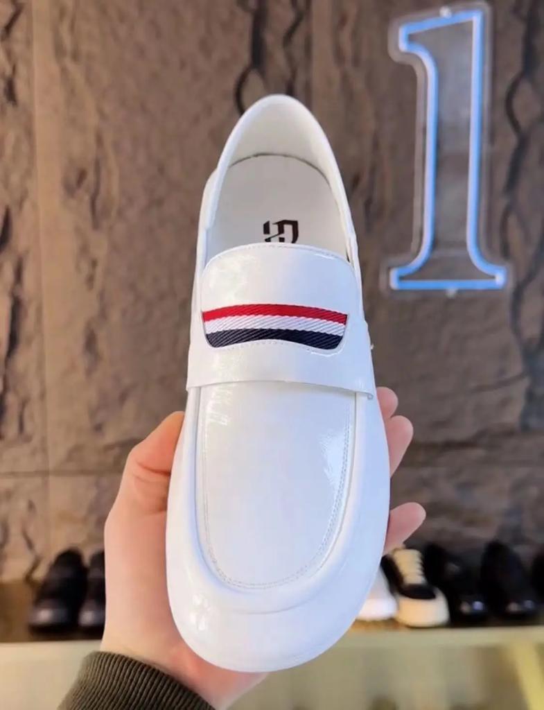 Men Genuine Leather Casual Shoes Fashion Comfortable Flat Shoes Young Man Handsome Slip-on Loafers